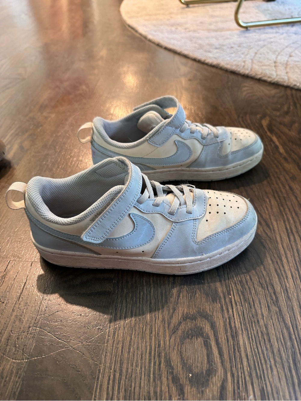 Nike Girls Light Blue and White Low-Top Sneakers Size 2.5